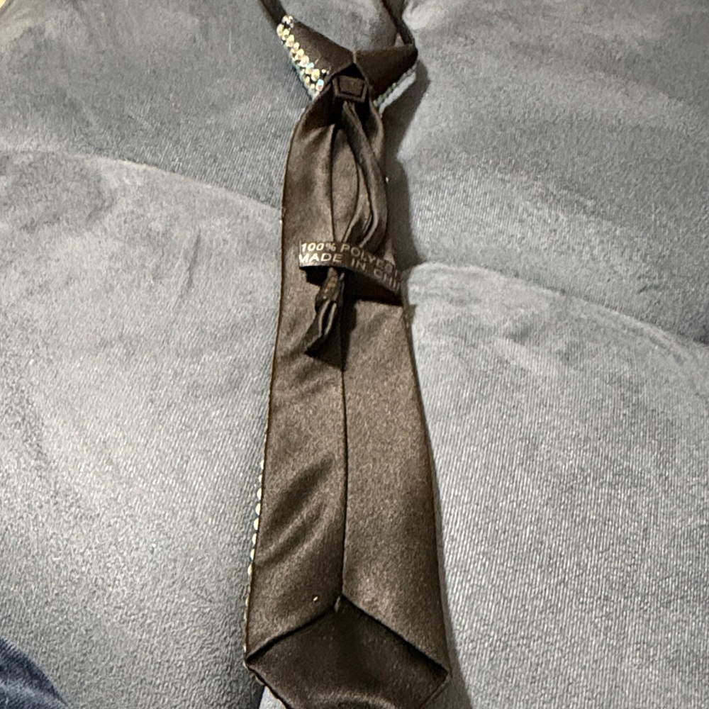 Multicolor Rhinestone Tie - Picture 6 of 6